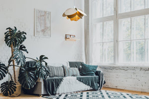 Deckenleuchte Lou im Wohnzimmer - Leuchte aus nachhaltigen Materialien