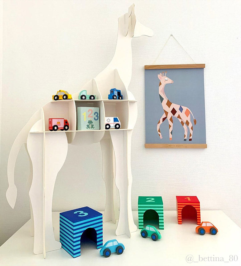 Children shelf "Evie the Giraffe"